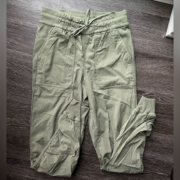 lululemon athletica Pants - Lululemon Beyond the Studio Jogger Pants Sz 6 Rosemary Sage Green Women’s
